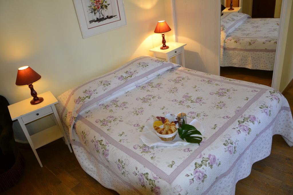 Hotellerie De L'Esplanade Rians  Стая снимка