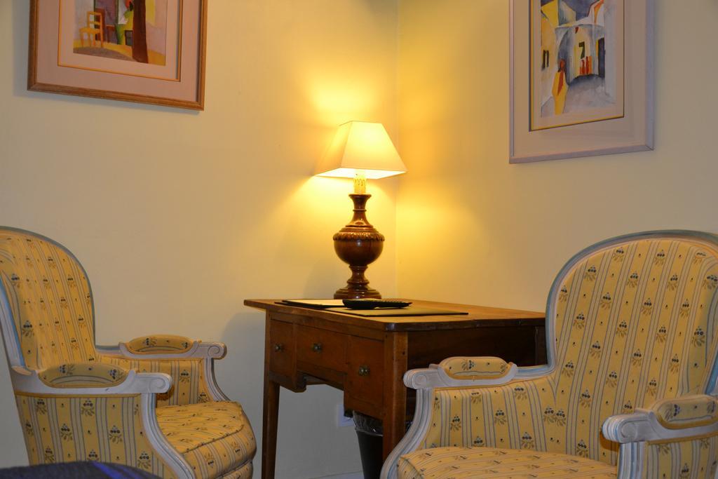 Hotellerie De L'Esplanade Rians  Стая снимка