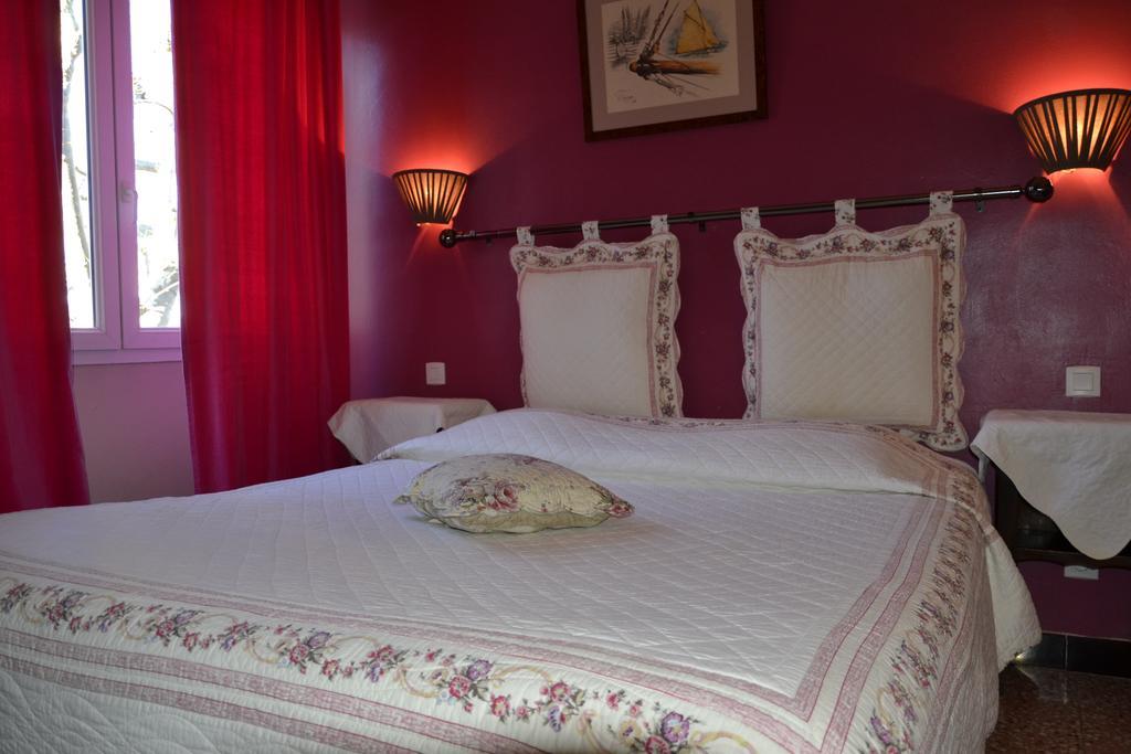 Hotellerie De L'Esplanade Rians  Екстериор снимка