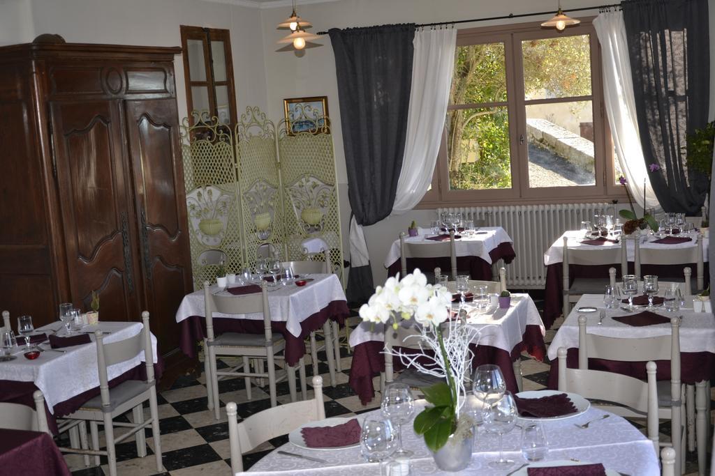 Hotellerie De L'Esplanade Rians  Екстериор снимка