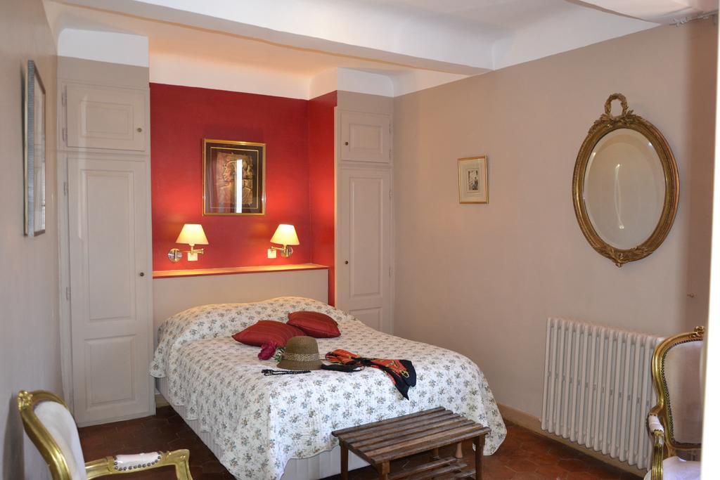 Hotellerie De L'Esplanade Rians  Стая снимка