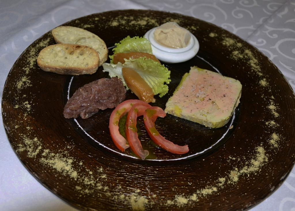Hotellerie De L'Esplanade Rians  Екстериор снимка