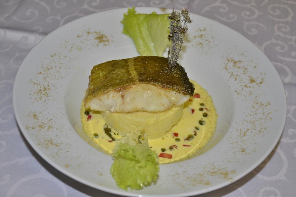 Hotellerie De L'Esplanade Rians  Екстериор снимка