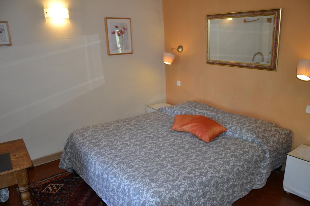 Hotellerie De L'Esplanade Rians  Екстериор снимка