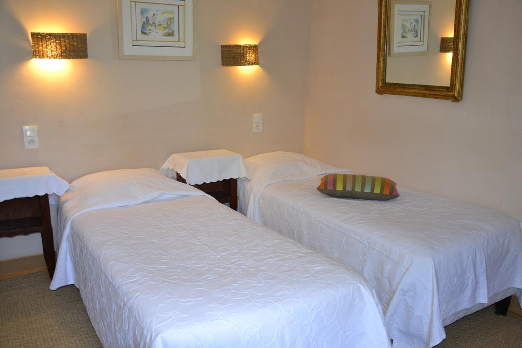 Hotellerie De L'Esplanade Rians  Стая снимка