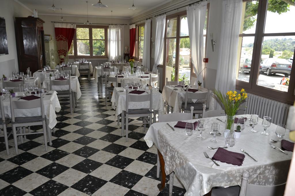 Hotellerie De L'Esplanade Rians  Екстериор снимка